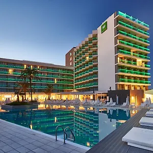 https://riu-playa-cala-millor.balearic-islands.net