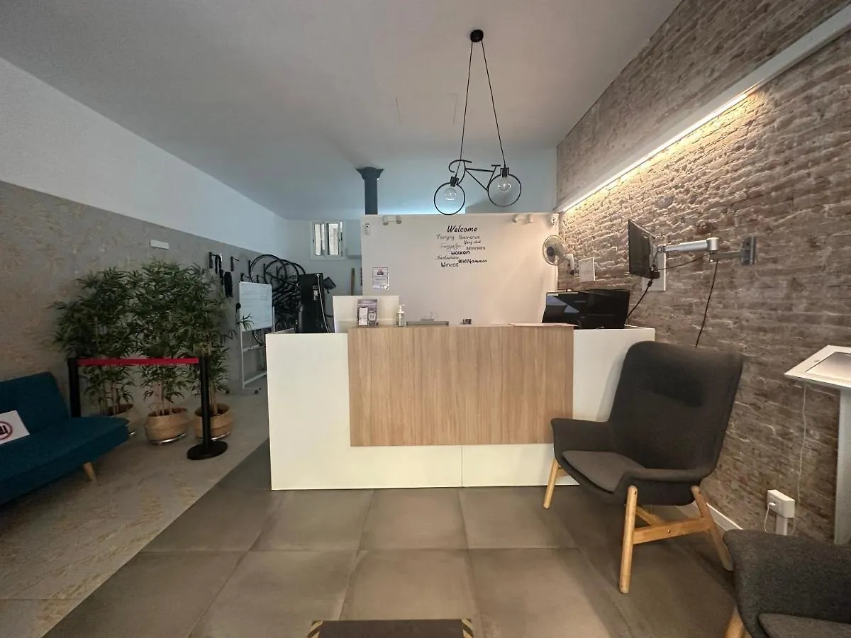 Youth Hostel - Central And Basic Drassanes Barcelona Pensjonat