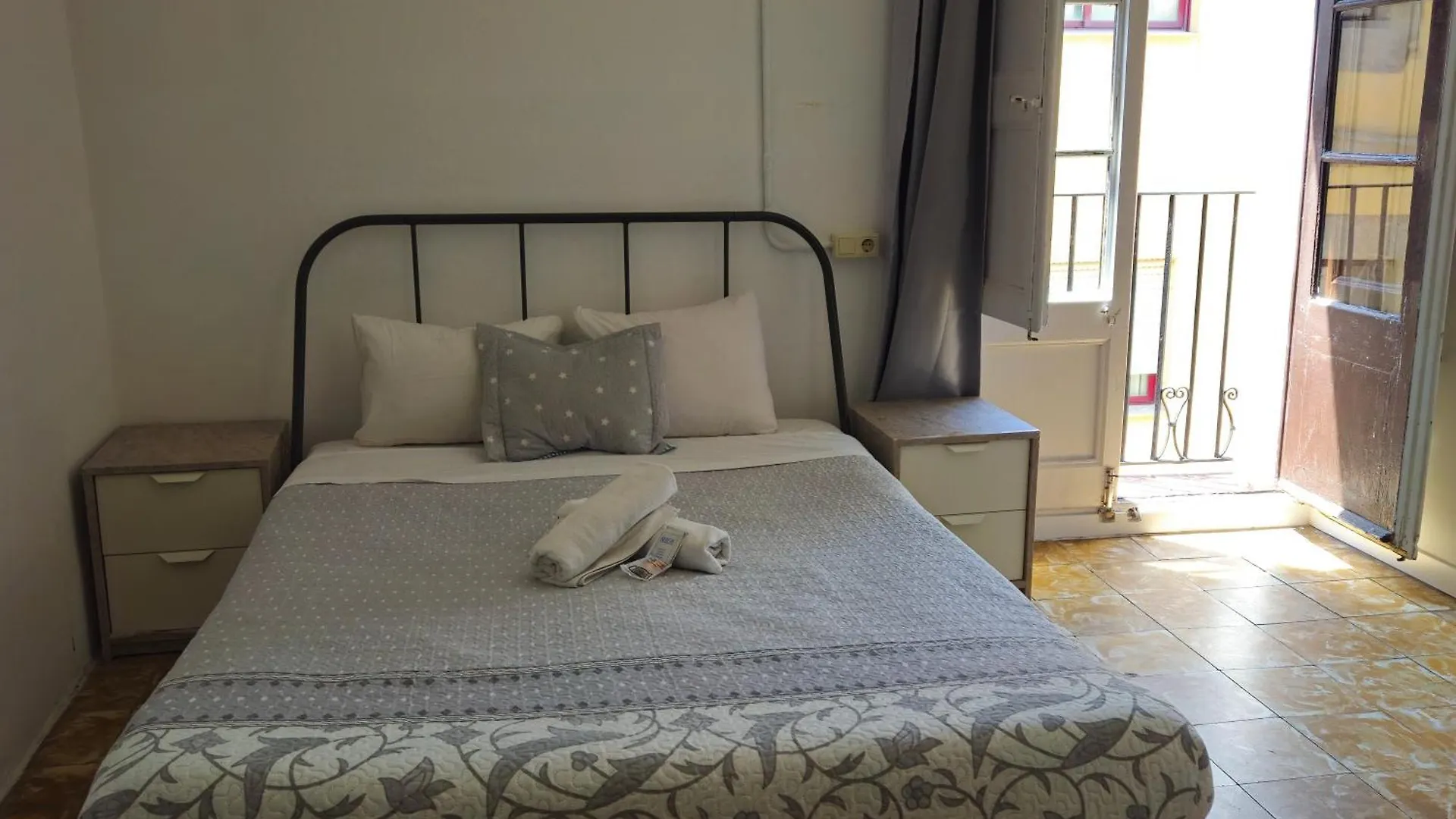 Pensjonat Youth Hostel - Central And Basic Drassanes Barcelona