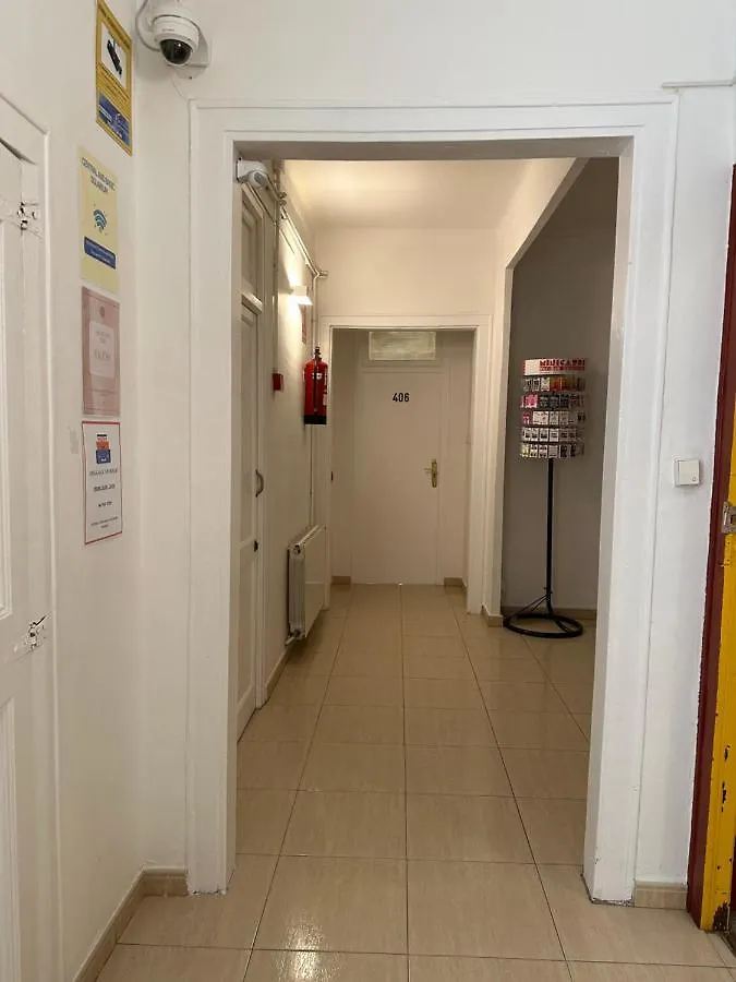 Youth Hostel - Central And Basic Drassanes Barcellona 2*,  Spagna