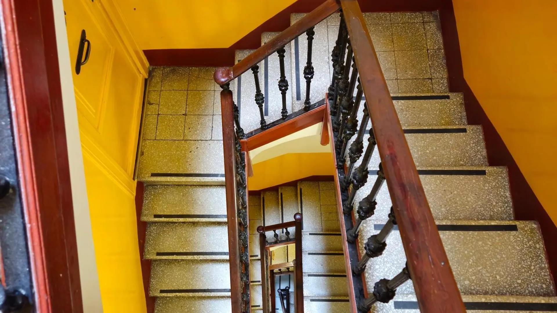 Youth Hostel - Central And Basic Drassanes Barcellona 2*,  Spagna